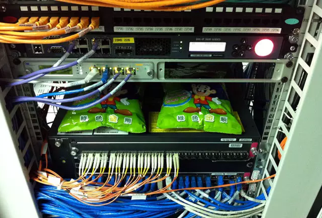 台湾运维人用乖乖拜机房服务器